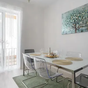 https://precioso-piso-en-la-caleta.es-andalucia.com